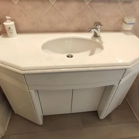 Incantevole Con Parcheggio Gratuito Apartmán *